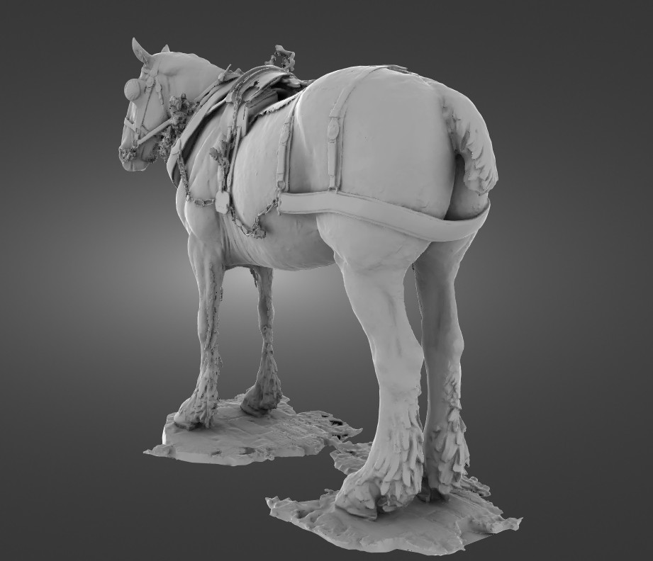 Using the original Creality Otter to 3D scan the bronze working horse monument outdoors.