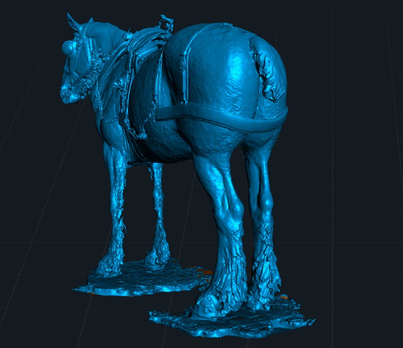 Using the original Creality Otter to 3D scan the bronze working horse monument outdoors.