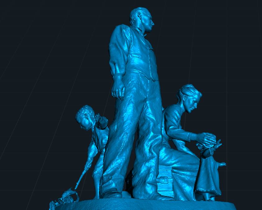 Using the original Creality Otter to 3D scan The Crossing monument outdoors in Liverpool.
