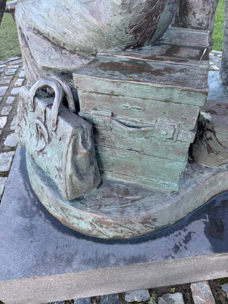 Using the original Creality Otter to 3D scan The Crossing monument outdoors in Liverpool.