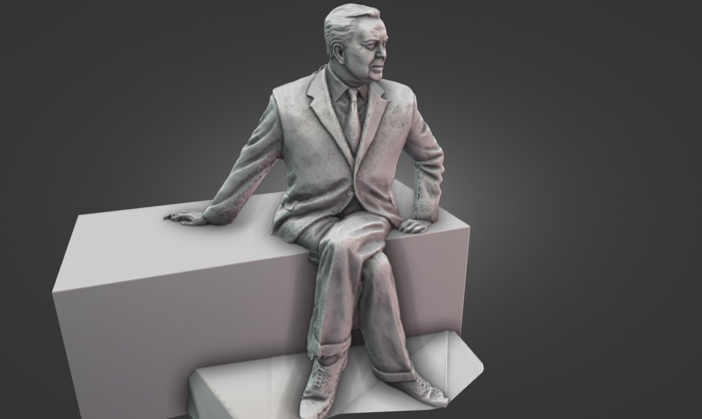 Using the Creality Otter Lite to 3D scan the bronze Harold Wilson monument outdoors.